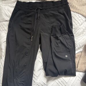 Lululemon Black Mid rise Jogger